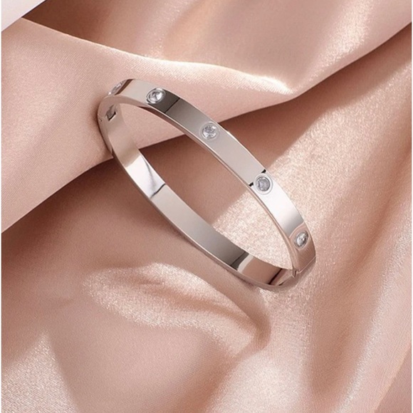 🔥OVAL BRACELET/BANGLE & RING🔥 - Picture 1 of 5